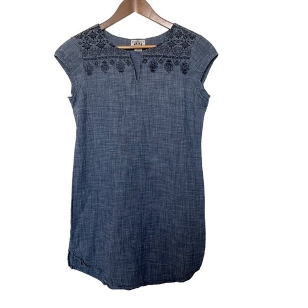 Ariat Katy Dress in Chambray Denim. Embroidered on Front and Back Yoke. Size M.